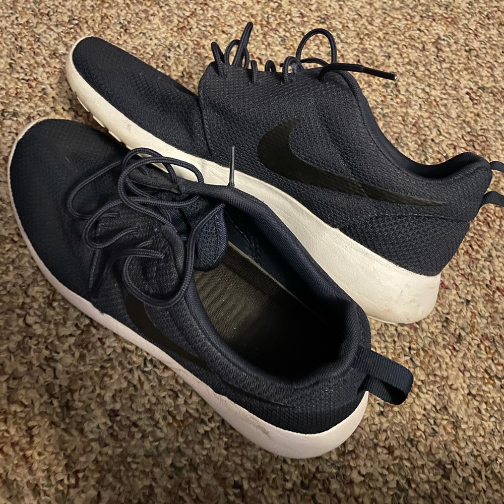Navy Blue Roshe Run